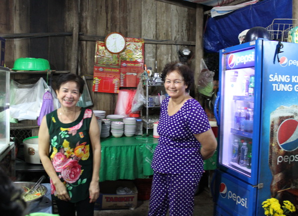 люди во Вьетнаме на острове Фукуок поездка 2017 тётушки из локалки всё по 30