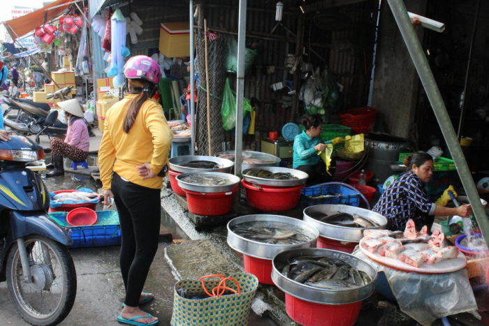 Фукуок, Вьетнам, дневной рынок, рыбный ряд